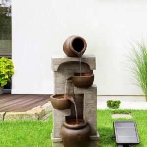 Fuente en cascada con energía solar