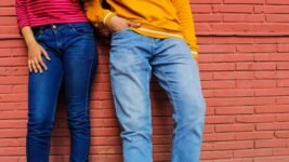 Jeans sostenibles: viste con estilo y conciencia